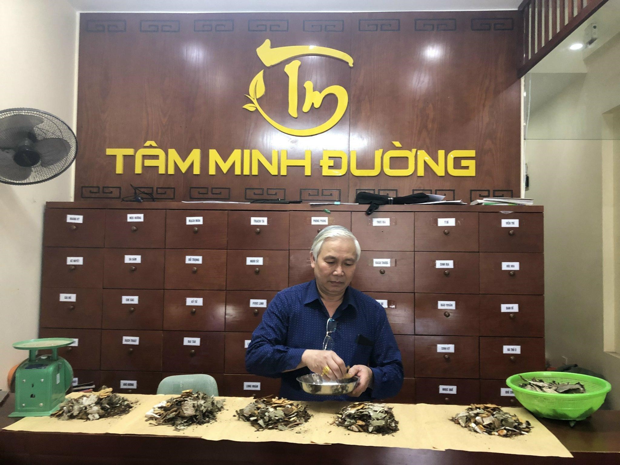 Thầy Bình Nam Dược
