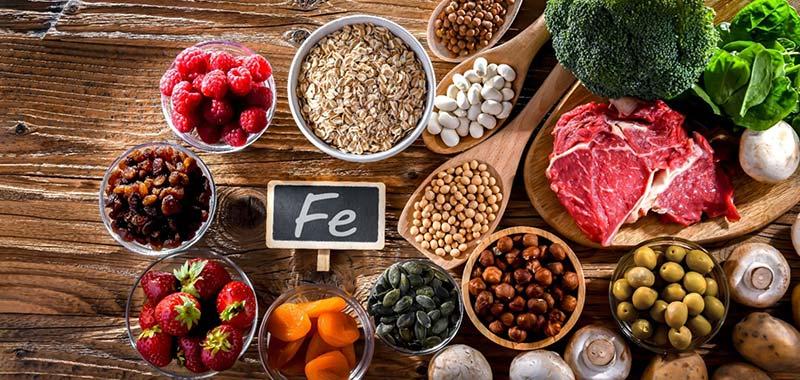 Bị rụng tóc thiếu chất gì? Cần bổ sung thực phẩm nào để khắc phục?