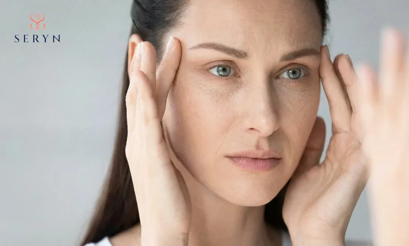 Nguyên tắc xóa nếp nhăn ở gò má tự nhiên, không đơ cứng Dấu hiệu nếp nhăn li ti xuất hiện ở gò má khiến gương mặt thiếu sức sống