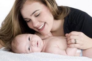 Làm đẹp sau sinh bằng sữa mẹ có hiệu quả không?