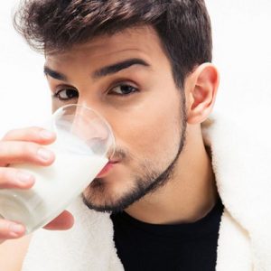 Trào ngược dạ dày có nên uống sữa